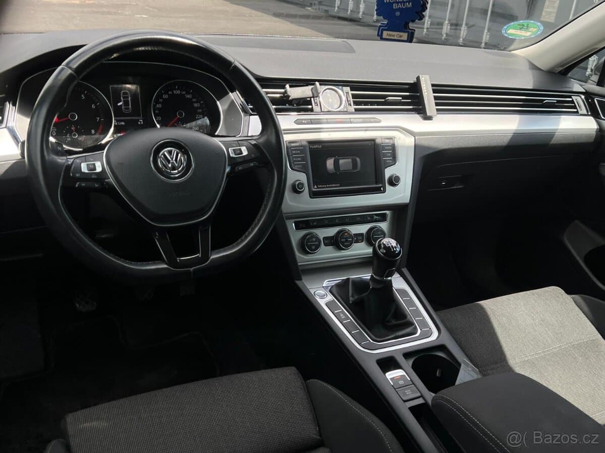 2016 Volkswagen PASSAT - 8