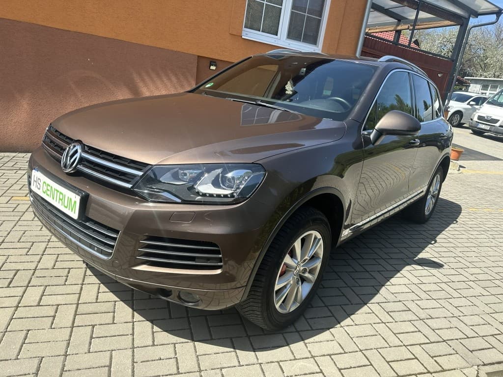 2012 Volkswagen TOUAREG - 8