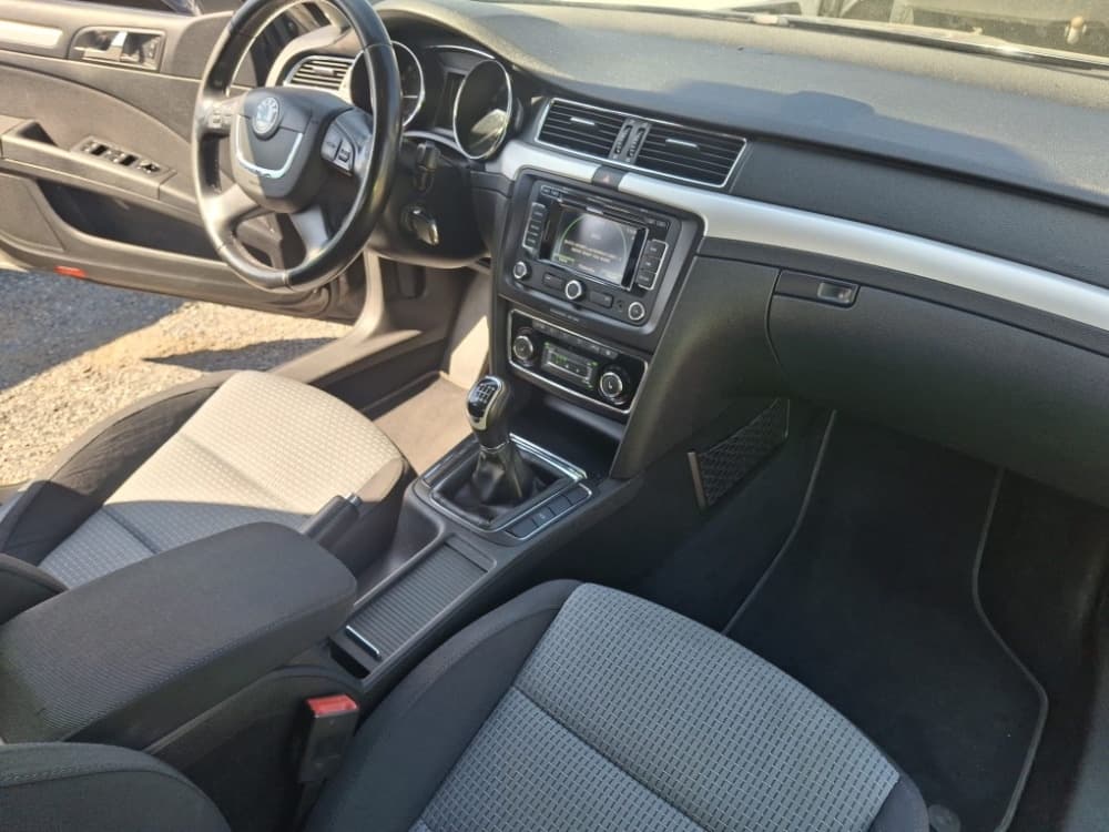 2010 Škoda SUPERB - 8