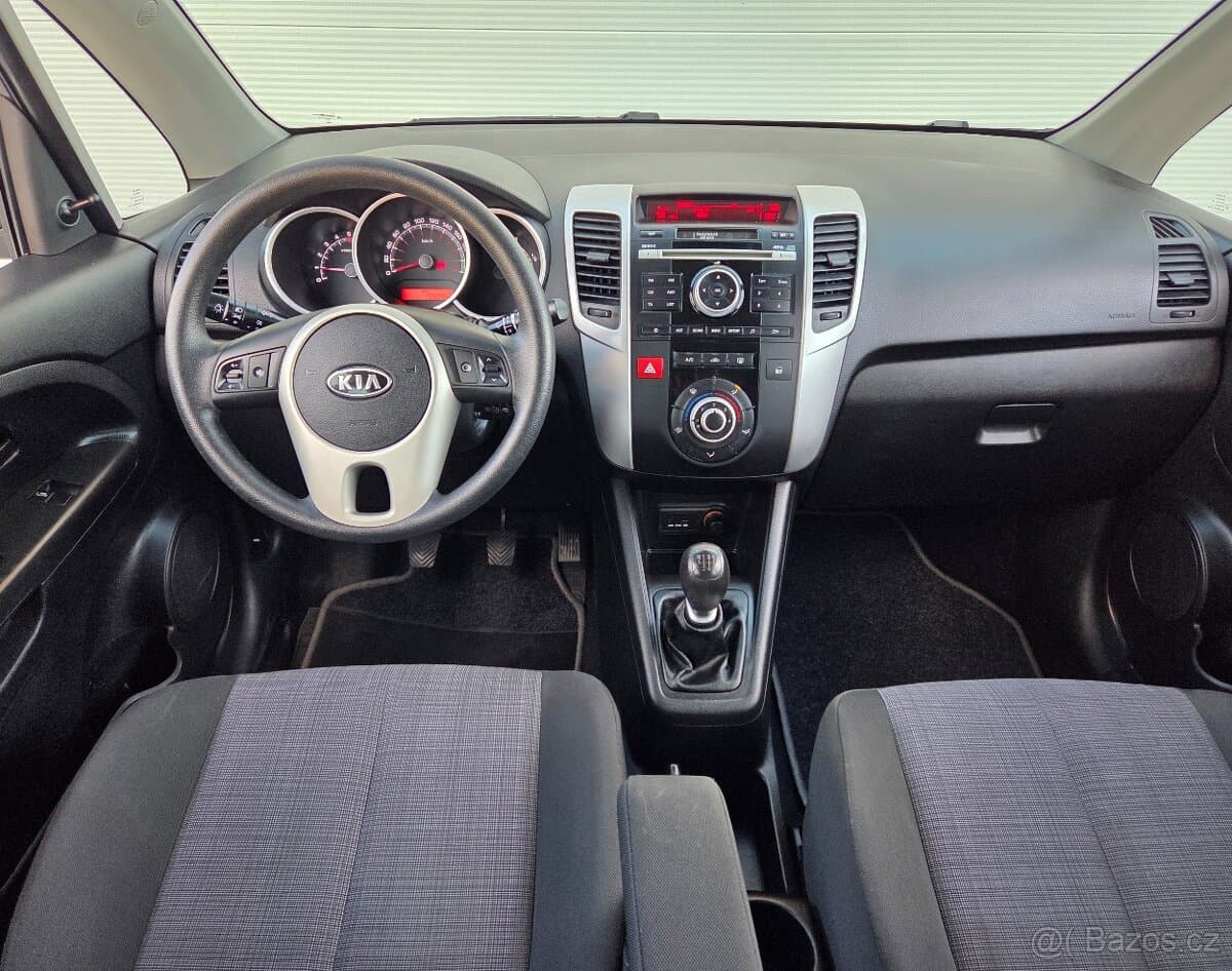 2010 Kia VENGA - 8