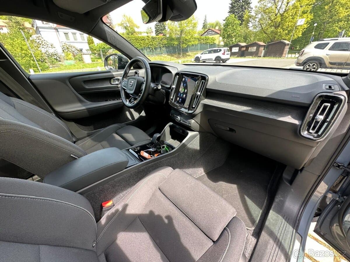 2022 Volvo C40 - 8