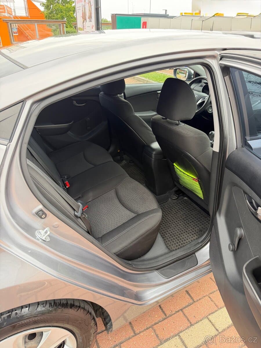 2011 Hyundai ELANTRA - 8