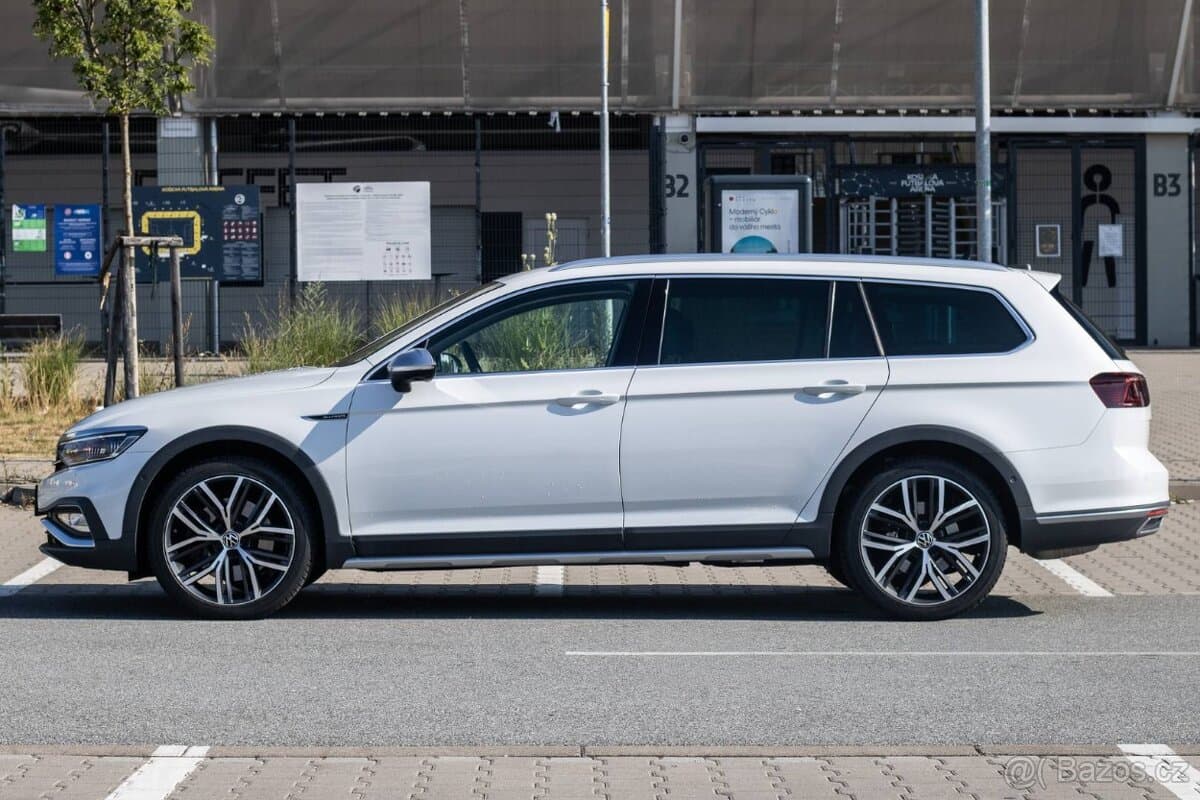 2022 Volkswagen PASSAT - 8