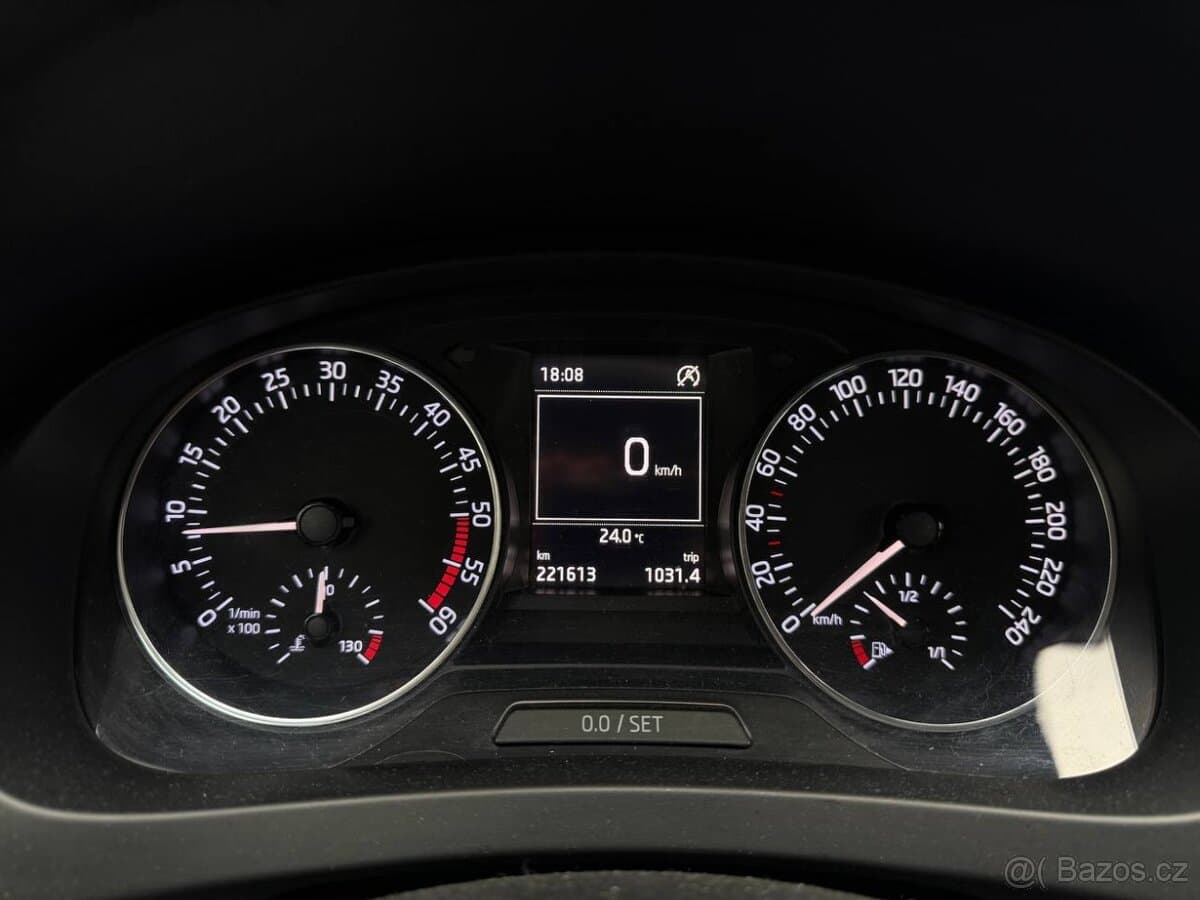 Škoda RAPID - 8