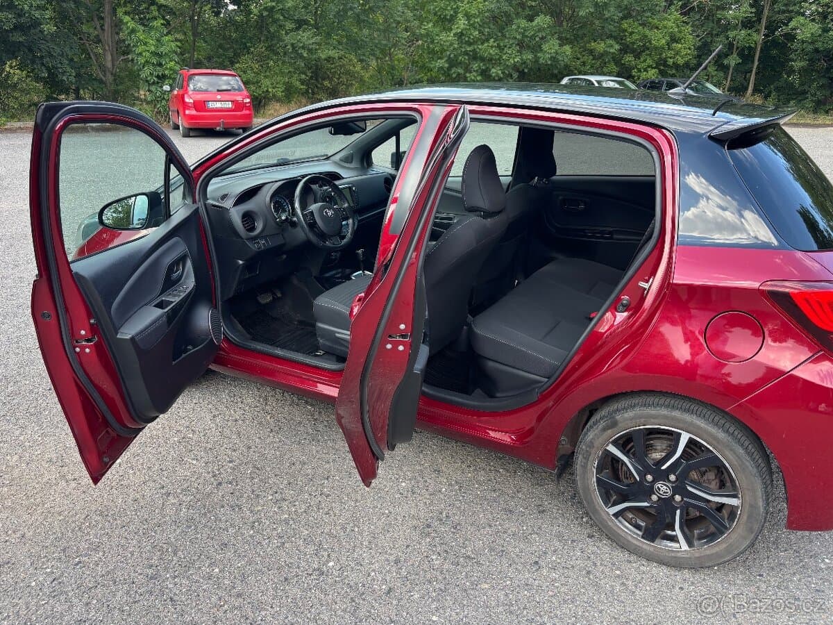 2017 Toyota YARIS - 8
