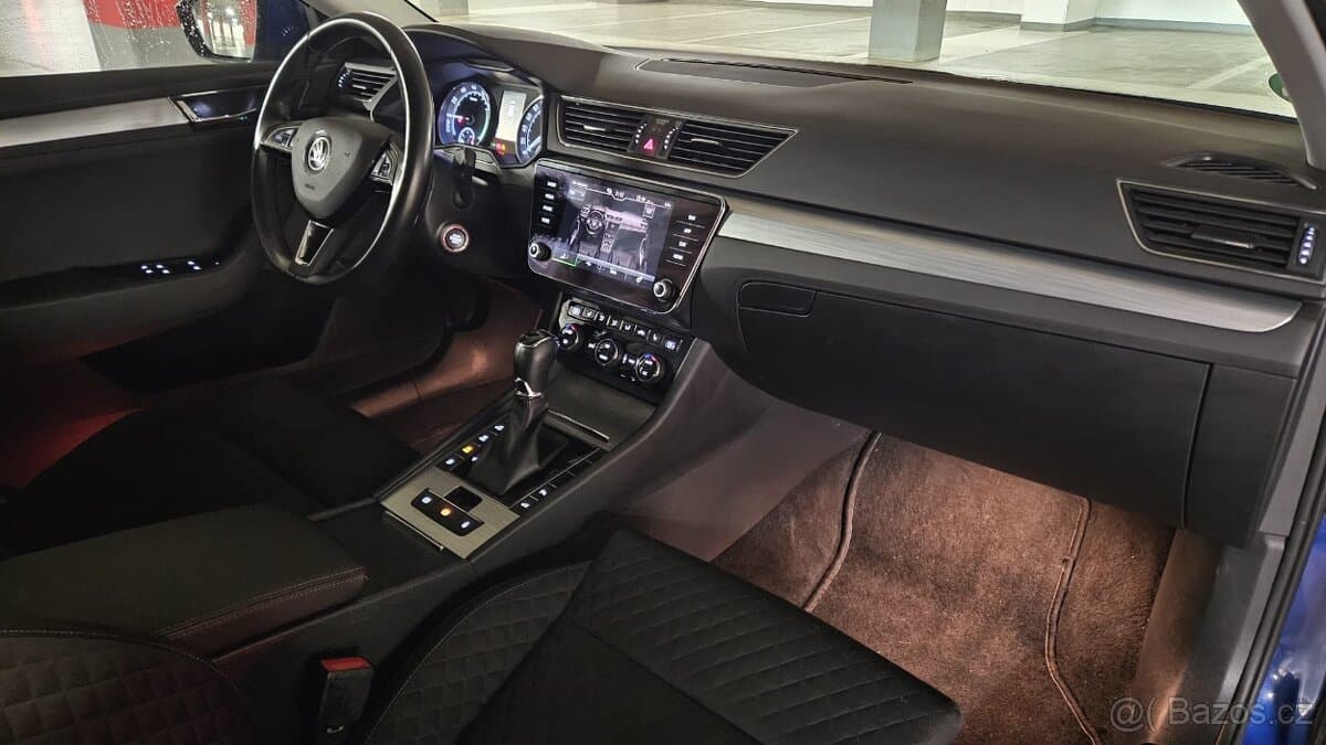 2020 Škoda SUPERB - 8