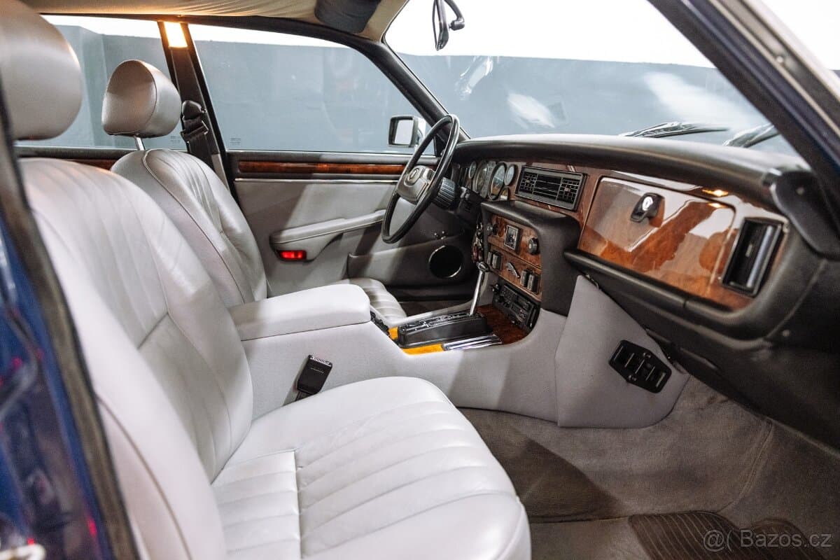 1988 Jaguar XJ - 8