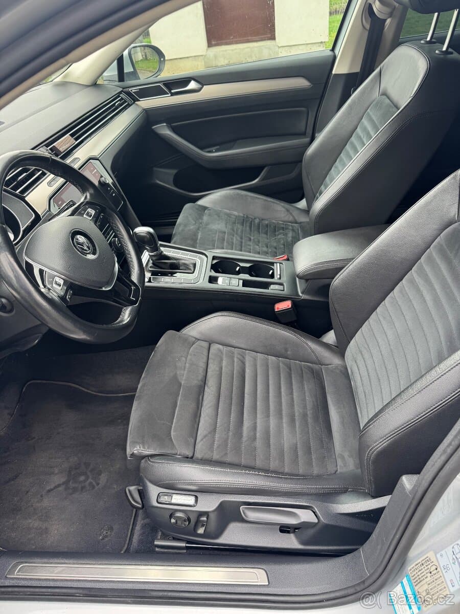 2017 Volkswagen PASSAT - 8