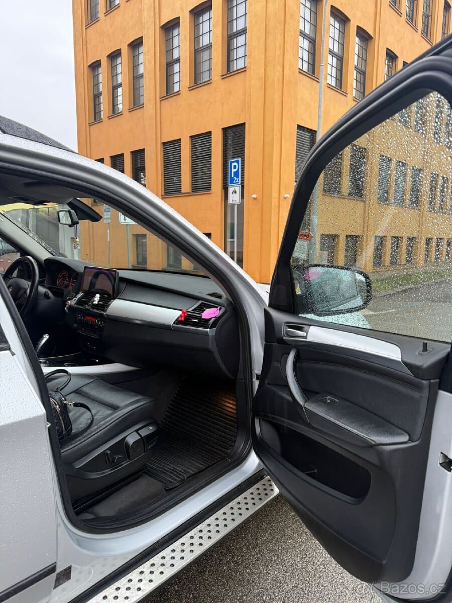 2010 BMW X5 - 8