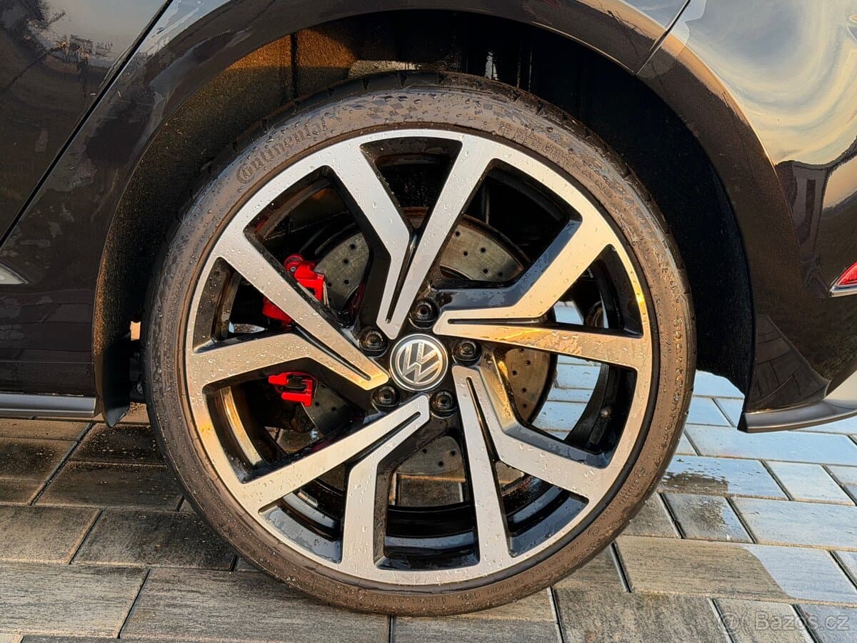 Volkswagen GOLF - 8