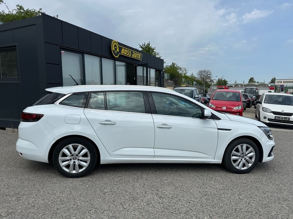 2022 Renault MEGANE - 8