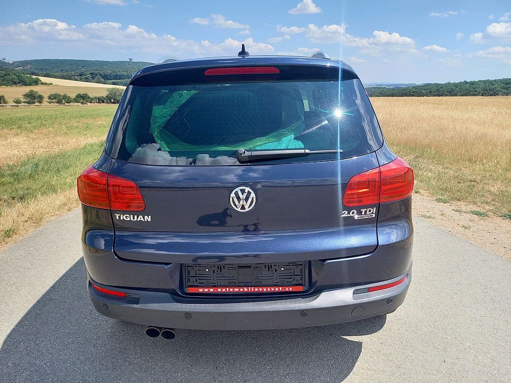 2012 Volkswagen TIGUAN - 8