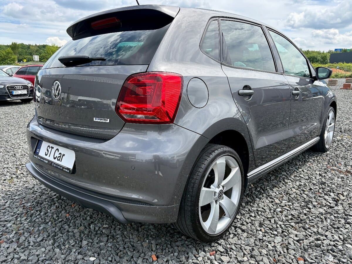2016 Volkswagen POLO - 8