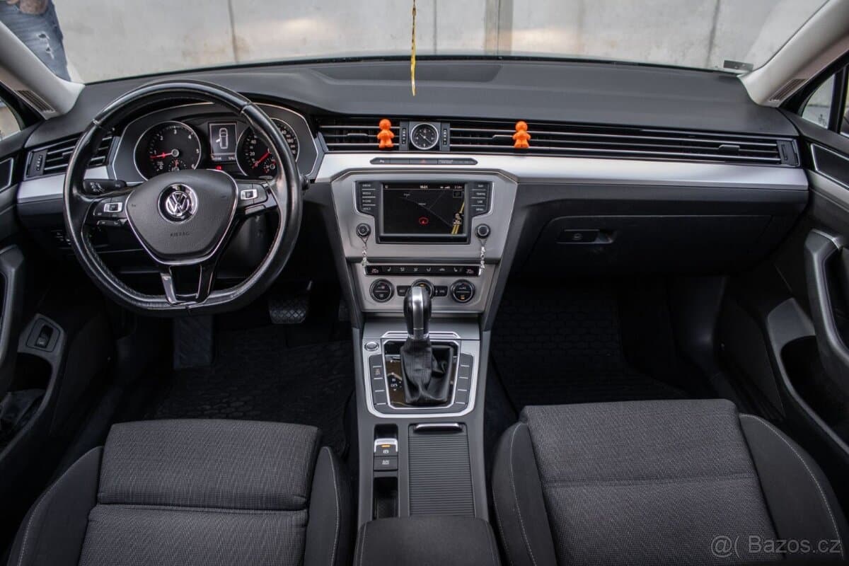 2016 Volkswagen PASSAT - 8