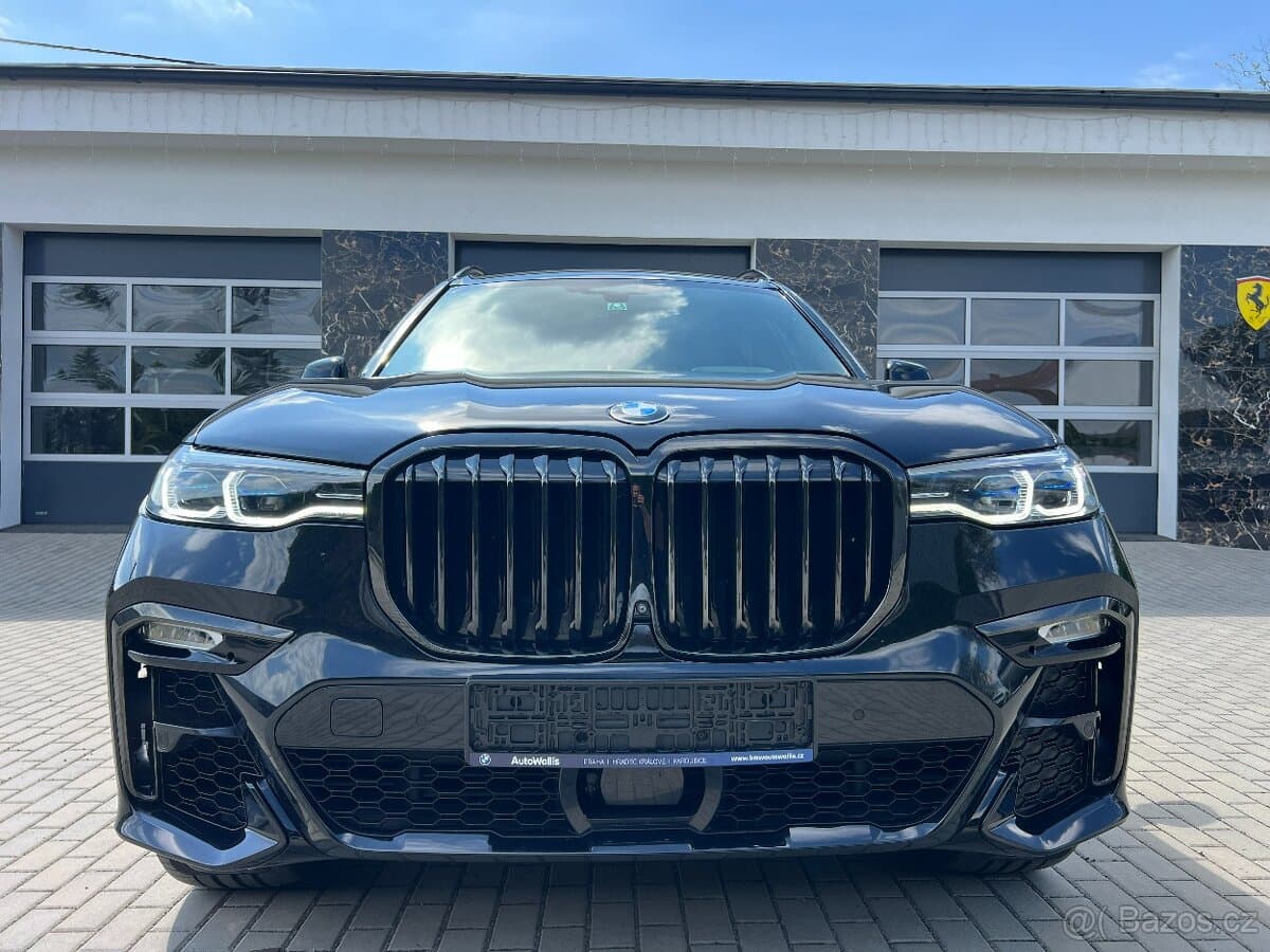2021 BMW X7 - 8