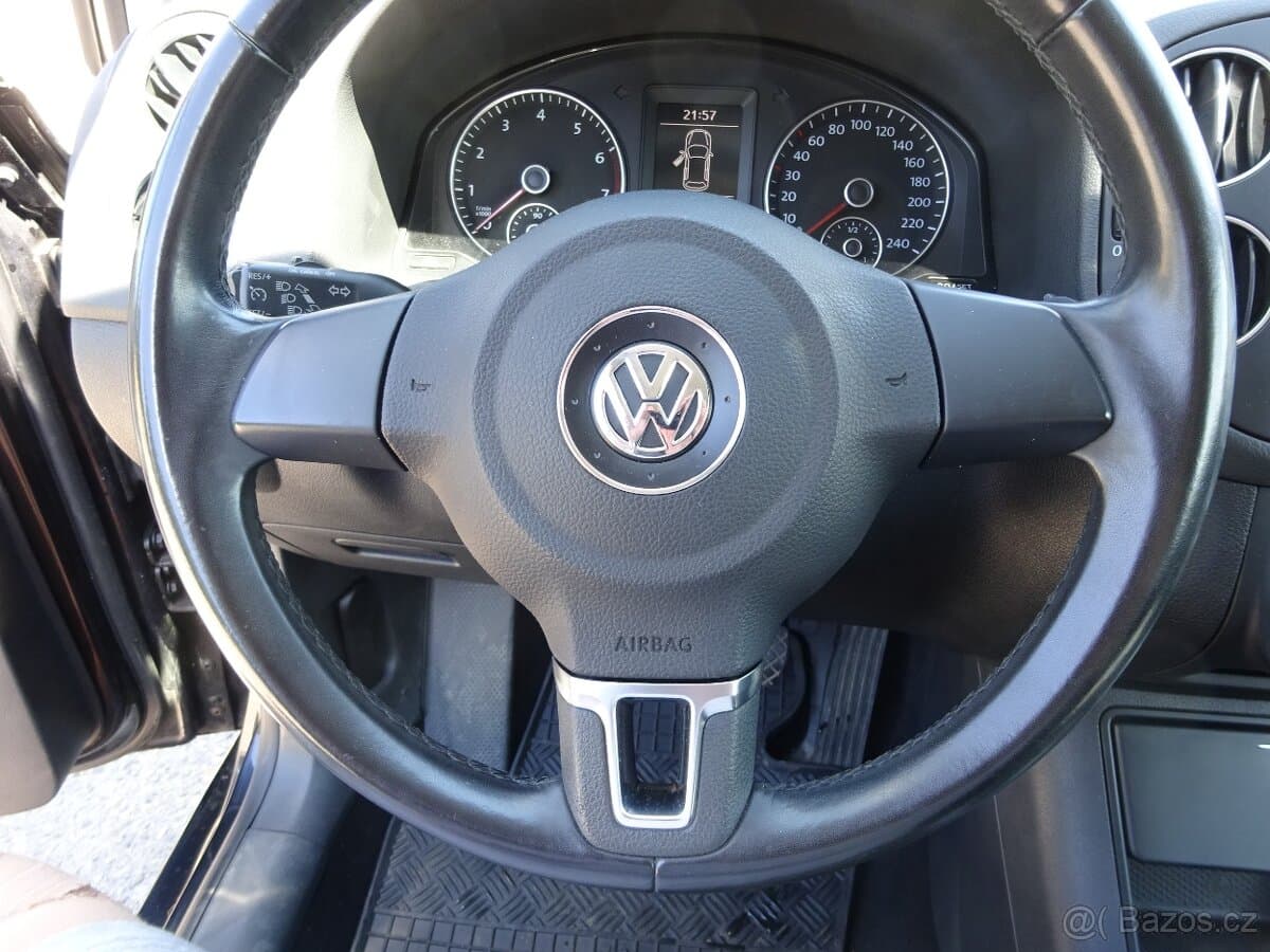 2011 Volkswagen GOLF - 8