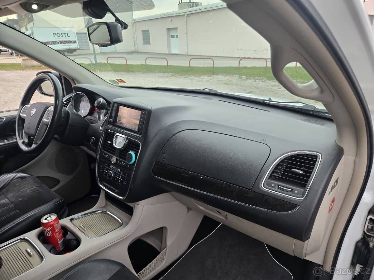 2014 Lancia VOYAGER - 8