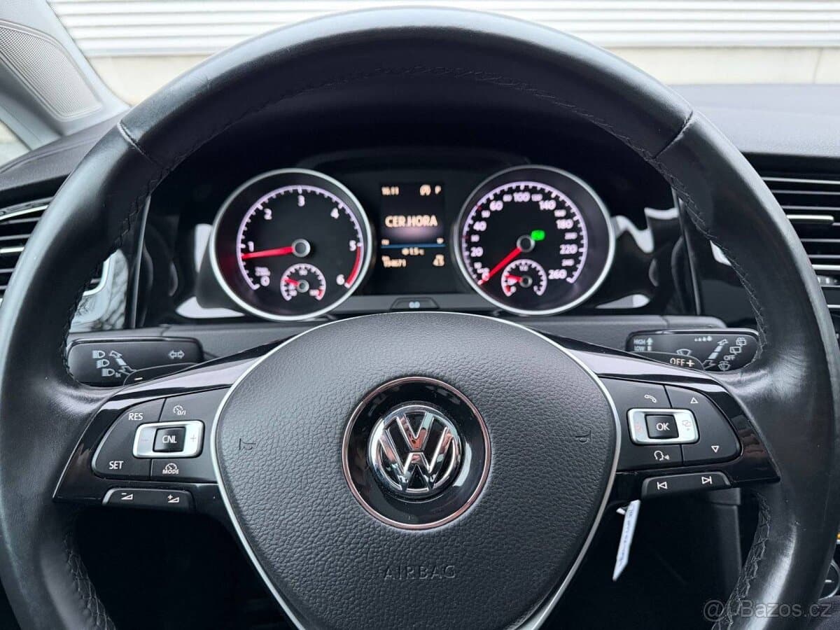 Volkswagen GOLF - 8