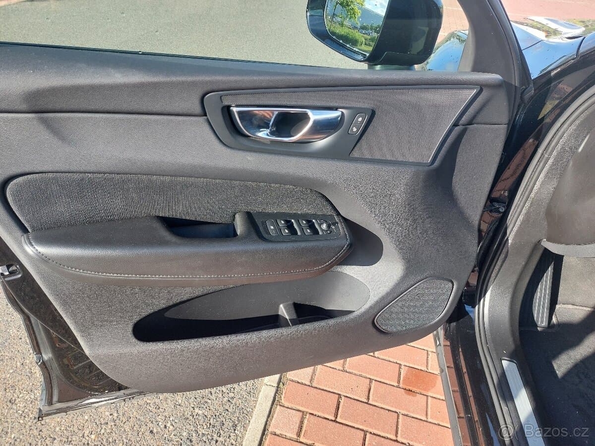 2021 Volvo XC60 - 8