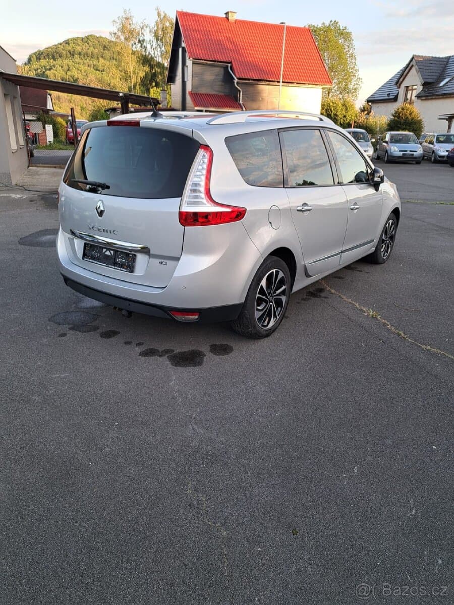 2015 Renault SCENIC - 8
