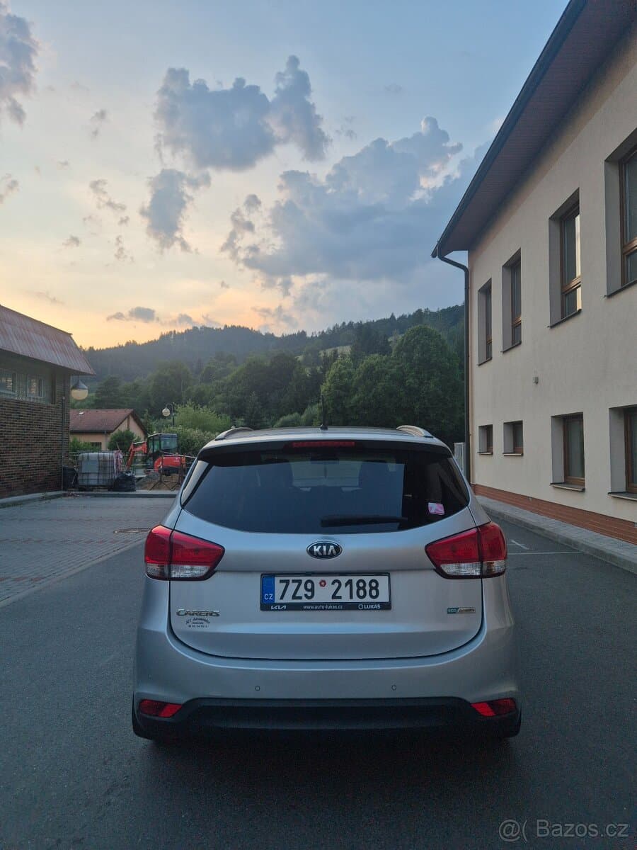 2015 Kia CARENS - 8