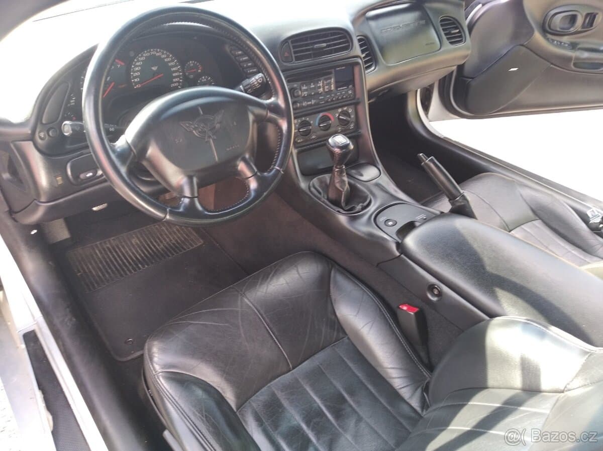 2001 Chevrolet CORVETTE - 8