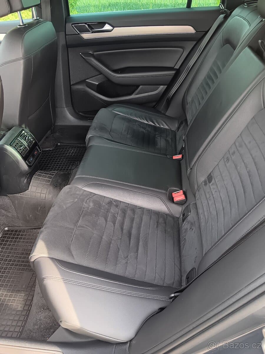 2019 Volkswagen PASSAT - 8
