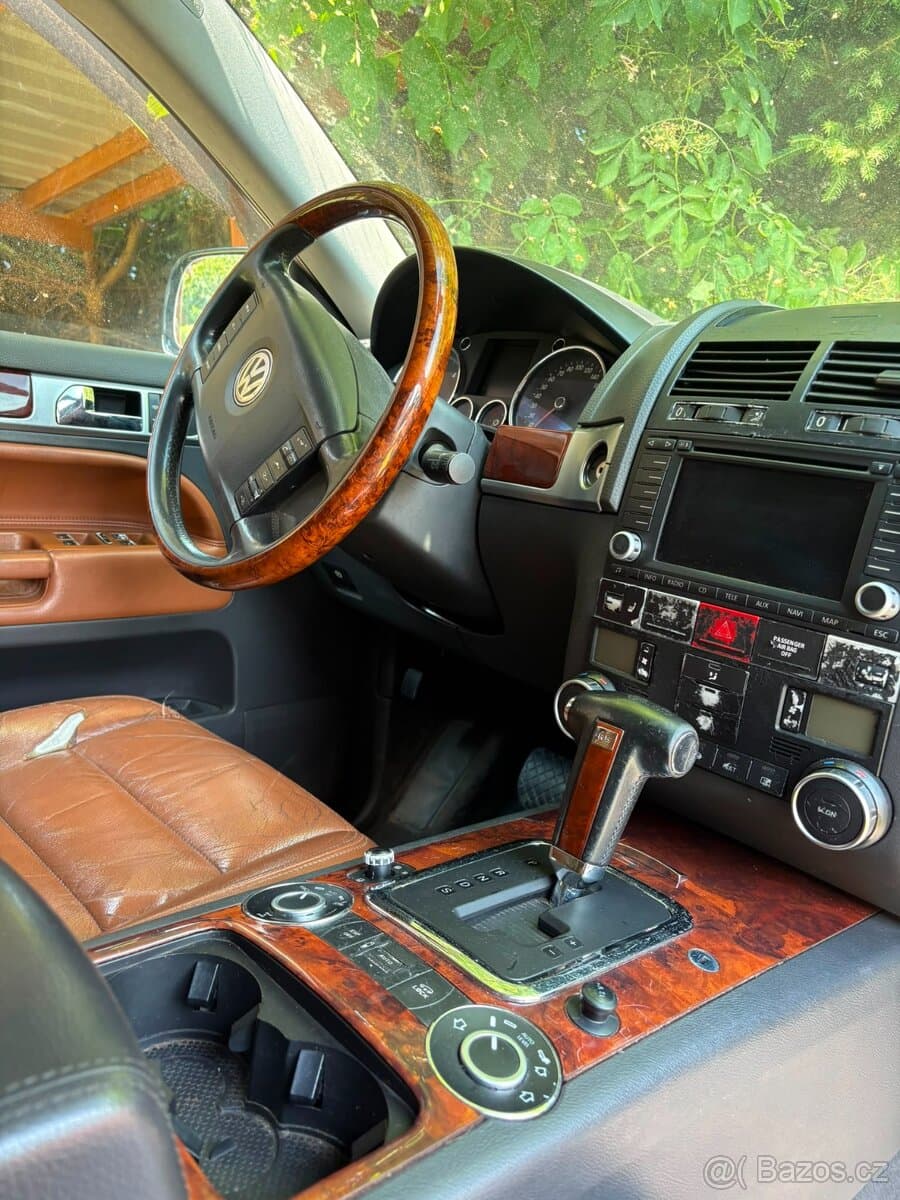 2005 Volkswagen TOUAREG - 8