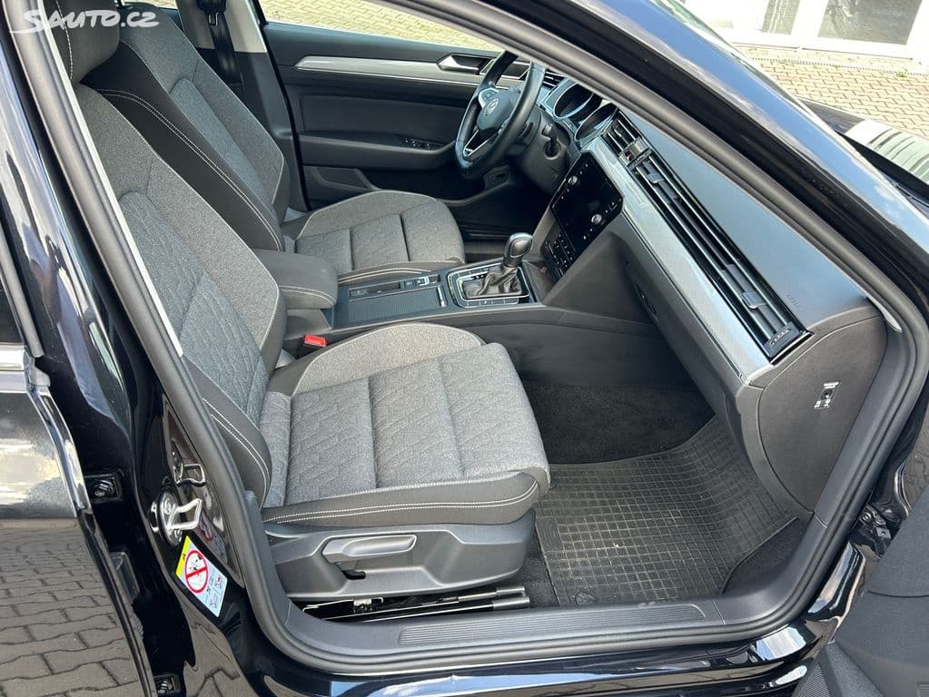 2022 Volkswagen PASSAT - 8