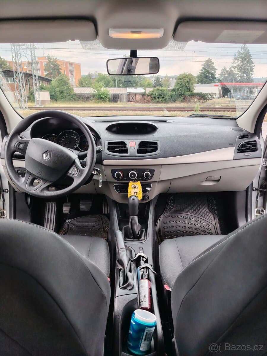 2010 Renault MEGANE - 8
