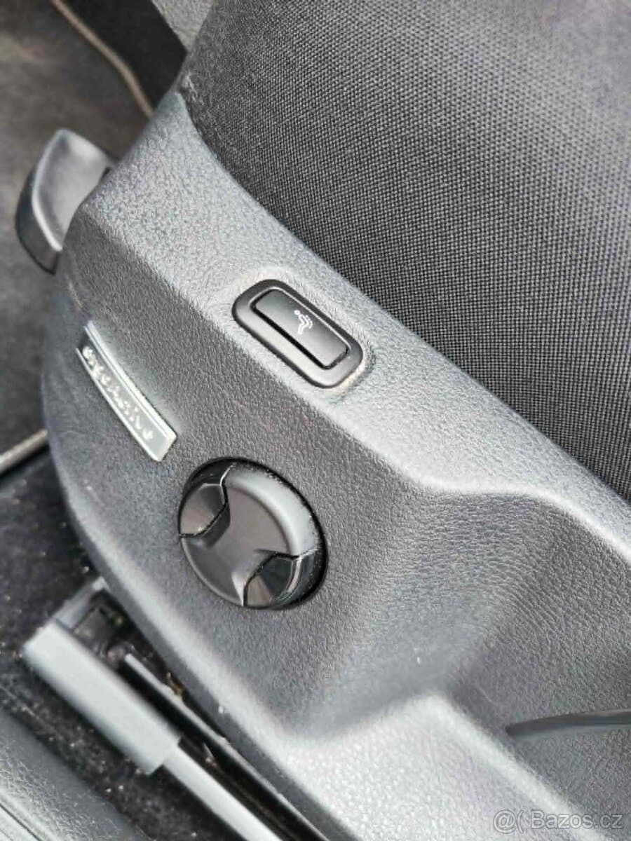 Volkswagen GOLF - 8