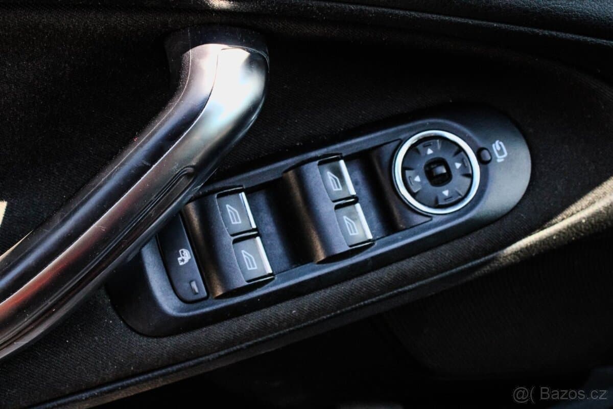 2011 Ford S-MAX - 8