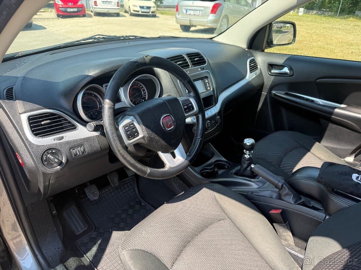 2011 Fiat FREEMONT - 8