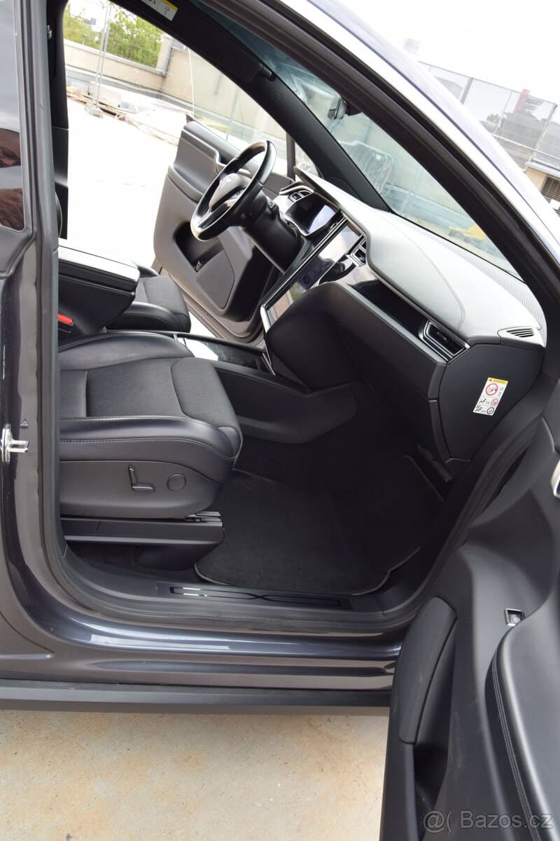 2018 Tesla MODEL X - 8