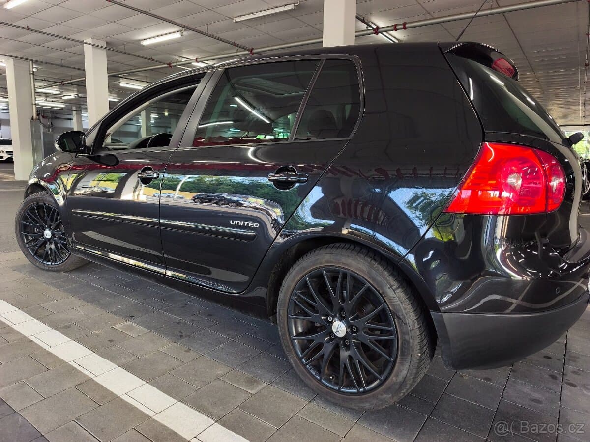 Volkswagen GOLF - 8