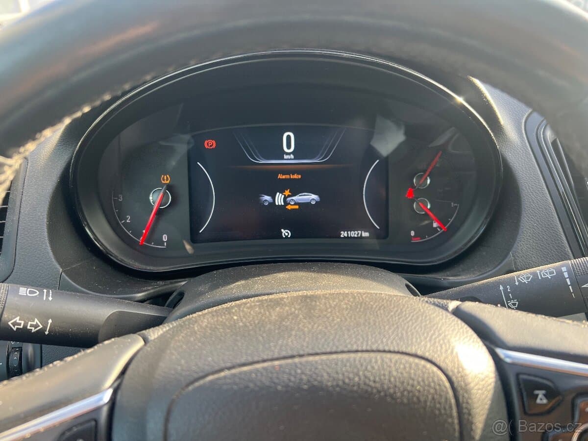 Opel INSIGNIA - 8