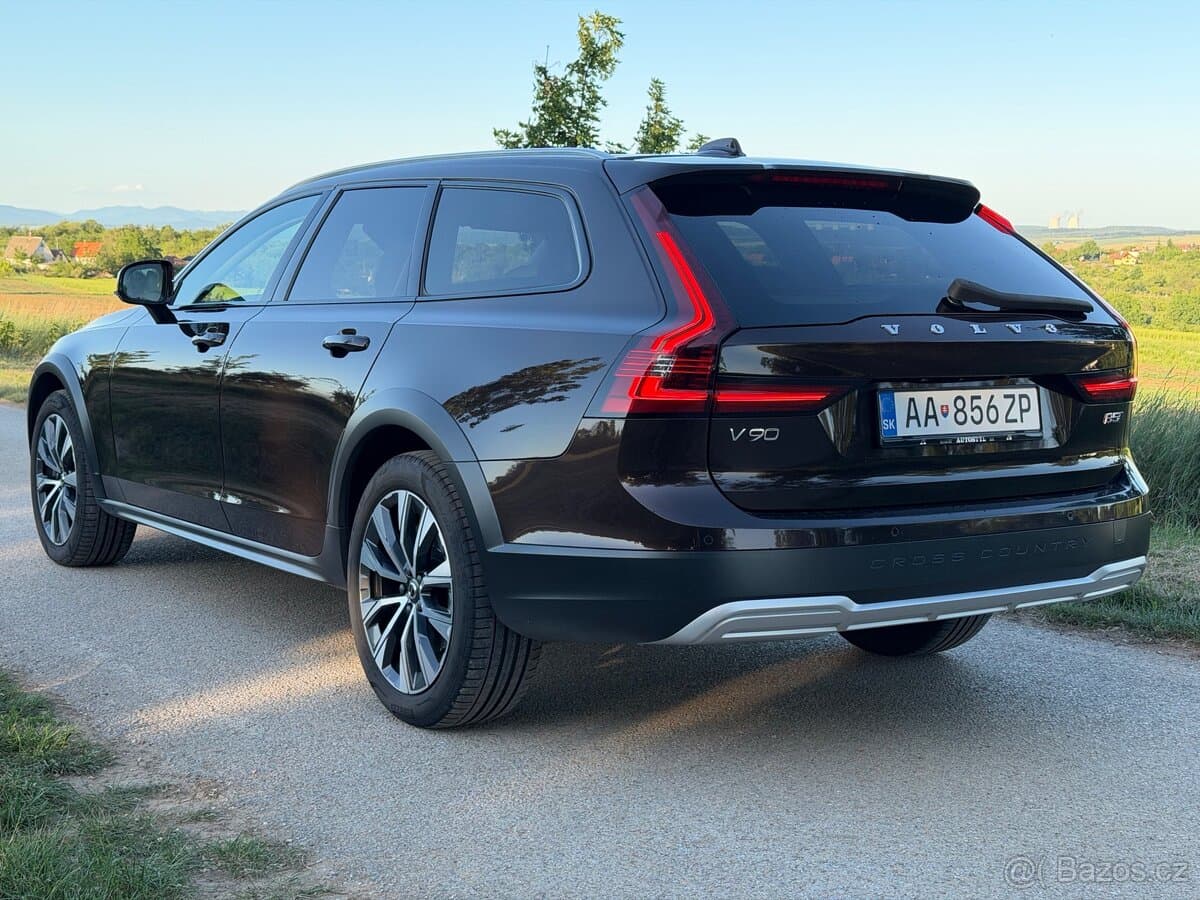 2021 Volvo V90 - 8