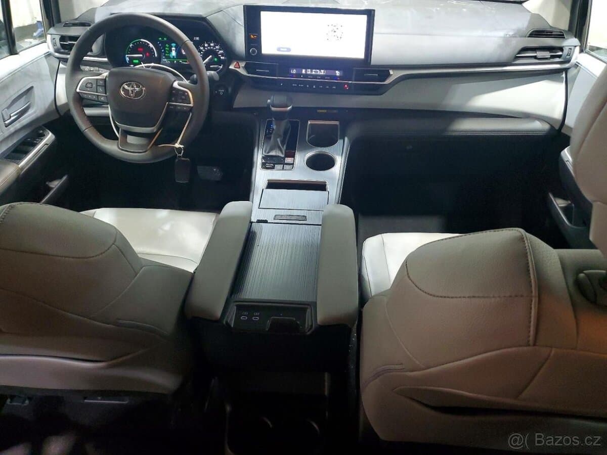 2026 Toyota SIENNA - 8