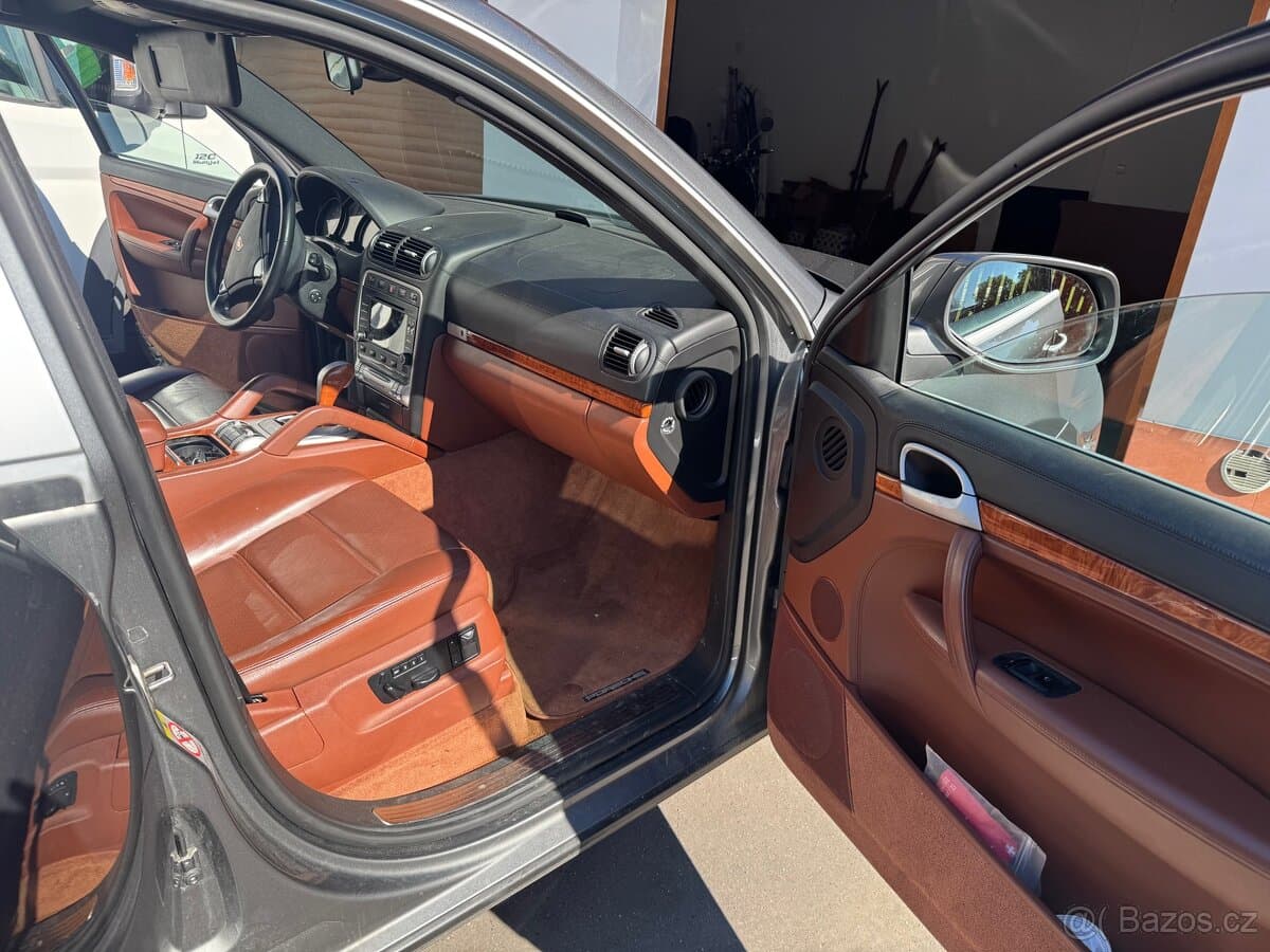 2007 Porsche CAYENNE - 8