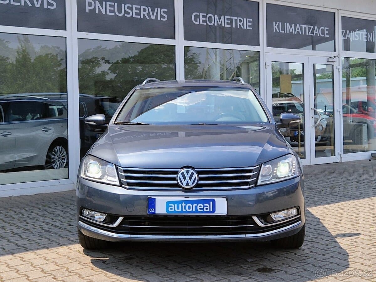 2012 Volkswagen PASSAT - 8