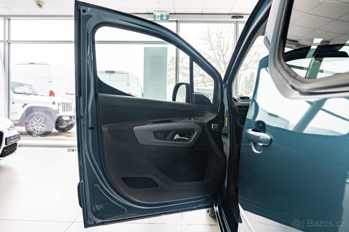 2025 Fiat DOBLO - 8