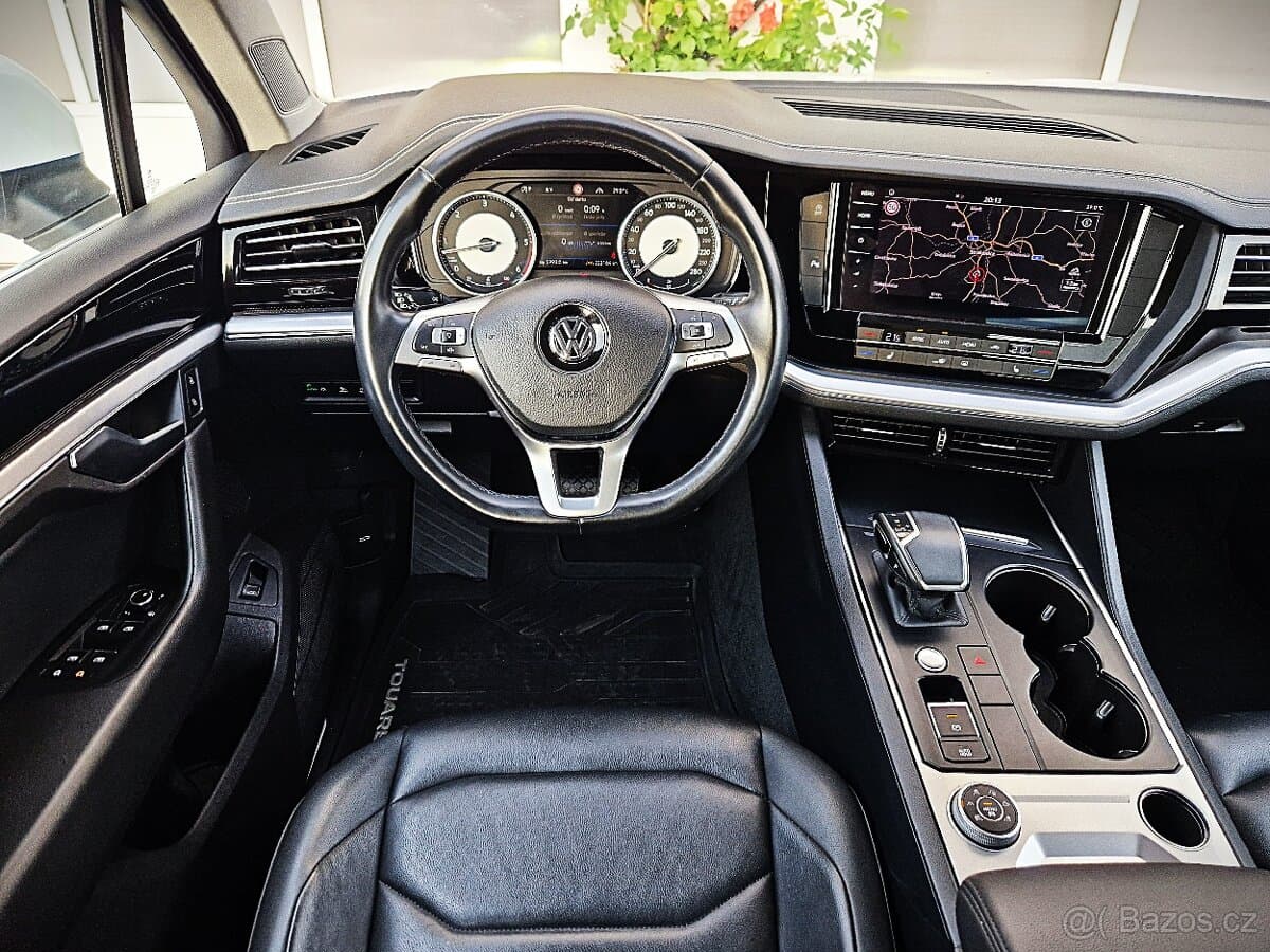 2019 Volkswagen TOUAREG - 8
