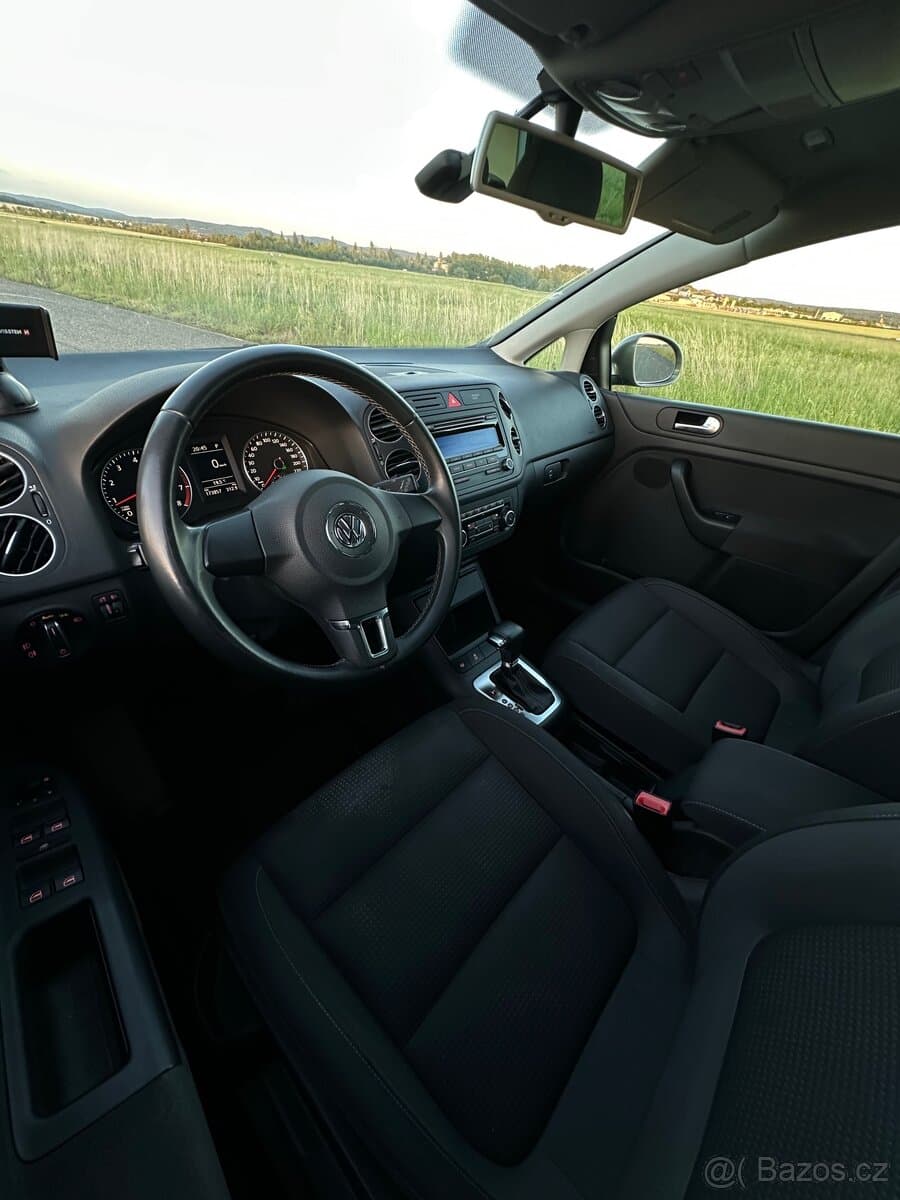 2011 Volkswagen GOLF - 8