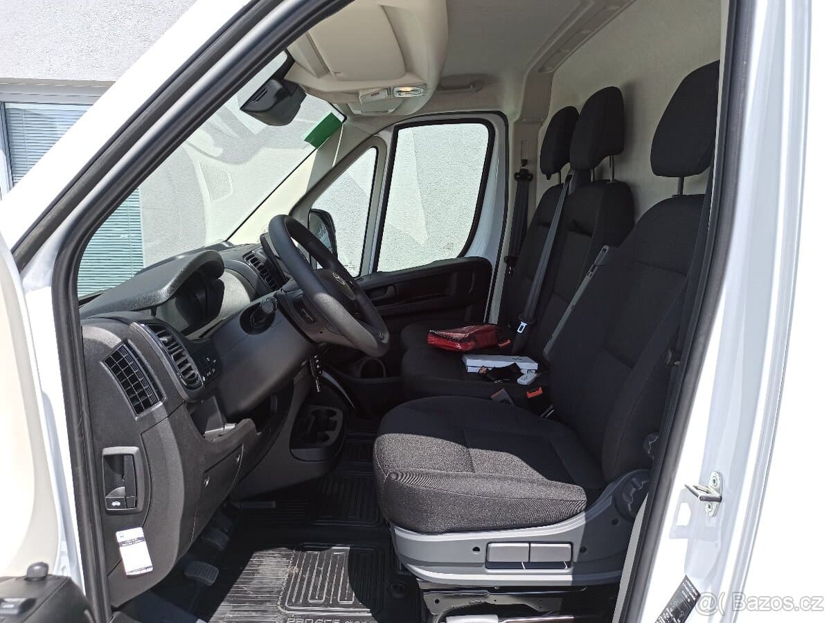 2025 Toyota PROACE - 8