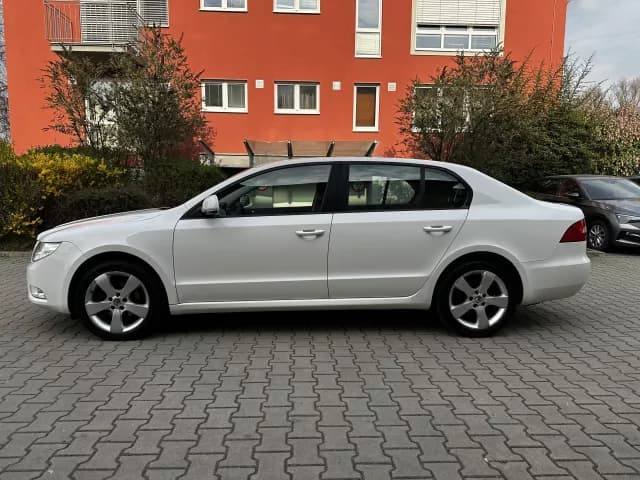 2012 Škoda SUPERB - 8