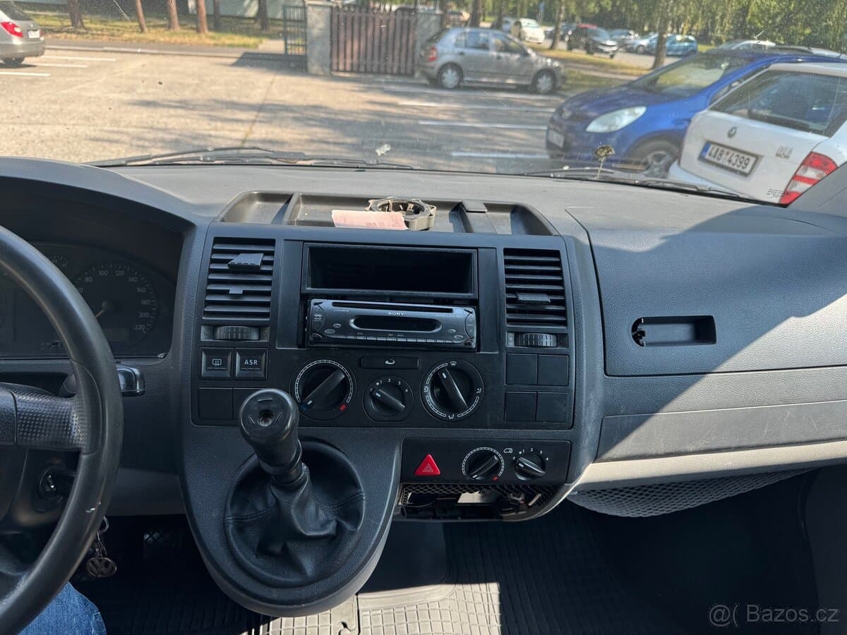 2005 Volkswagen TRANSPORTER - 8