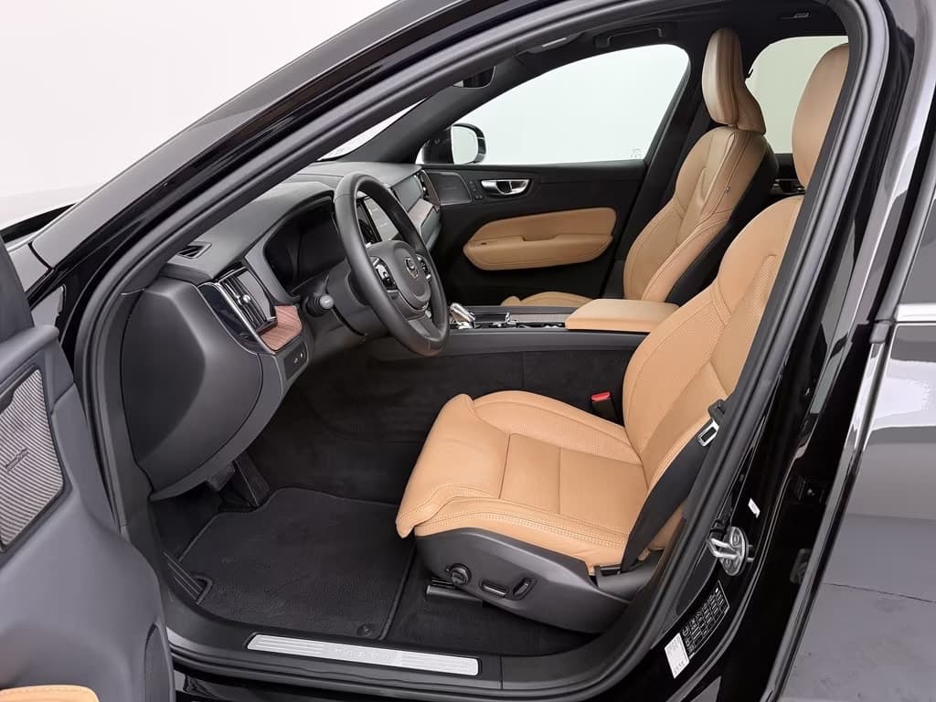 2025 Volvo XC60 - 8