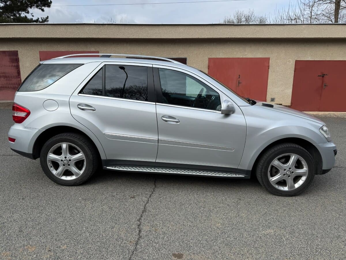 2010 Mercedes-Benz M-CLASS - 8