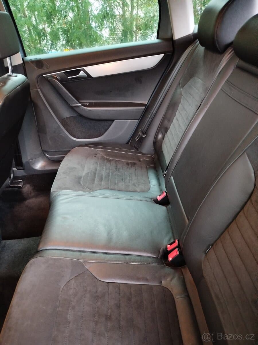 2011 Volkswagen PASSAT - 8
