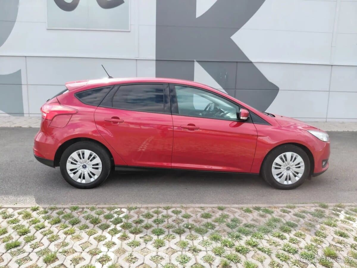 2017 Ford FOCUS - 8
